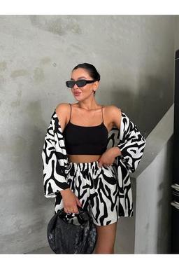 MODERNİZE Kadın SİYAH & BEYAZ ZEBRA Düşük Omuz Kimono Şortlu Takım S Beden