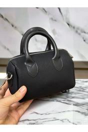 ESTUTE Mini şık özel yapım zincir askılı dilek çanta