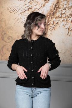 SİYAH ÖRGÜ DESENLİ HIRKA