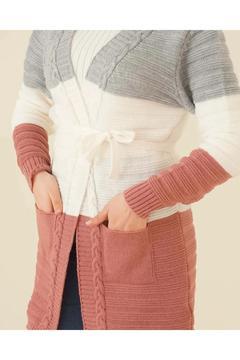 3 Renk Kuşaklı Triko Hırka