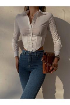 Beyaz Korseli Gömlek