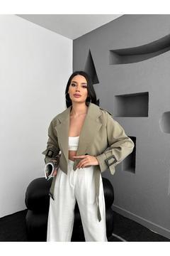 Kadin Kemer Detayli Kisa Trençkot