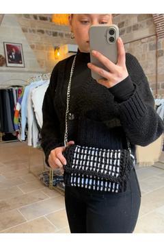 El Örgüsü Zincirli Omuz Çantası