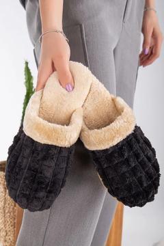 KARELİ KADIN PELUŞ EV TERLİĞİ KOD 59 - SİYAH