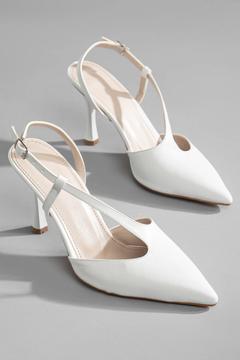 Kadın Beyaz İnce Topuklu Sivri Burunlu Gelinlik Ayakkabısı Sade Önü Kapalı Summer
