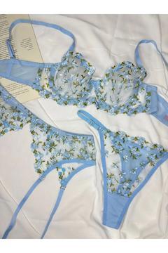 Mavi Çiçekli Jartiyerli 3'lü Set Dantelli Bralet Takımı