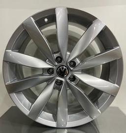 Elit-392 8.5X19 5X112 ET40 57.6 Silver Lugano Jant