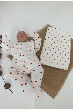 %100 Pamuk 5 Li Kırmızı Kalpli Hastane Çıkışı ve Battaniye