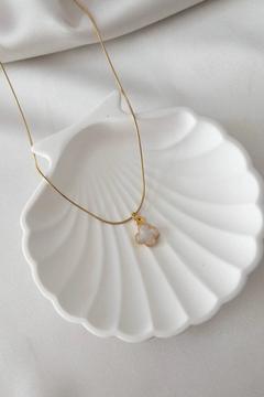 Mineli İnce ile Çelik Figür Çelik Tasarlanmış Kadın Zincir Kaplama Altın ile Minimal Kolye