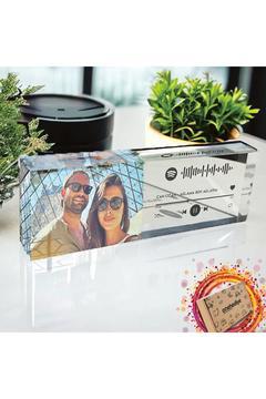Size Özel Tasarlanan Fotoğraflı Spotify Şarkı Barkodlu Masaüstü Fotoğraf Çerçevesi Plaket Hediye