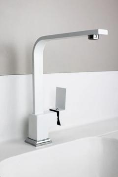 Beyaz Kare Mutfak Bataryası Kuğu Evye Bataryası Musluk Garanti