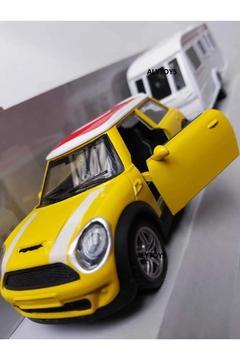 Karavanlı Sarı Mini Cooper Metal Araba Çekici Römork Karavan Kapıları Açılır Çek Bırak Özellikli
