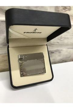 Gümüş Gri Gazlı Sarmaşık Desenli