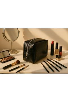 Suni Deri Makyaj Çantası Düzenleyici Seyahat Tipi Çanta Ölçü:22X15cm