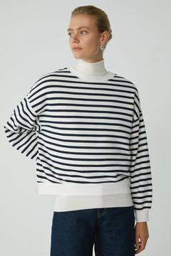 Modest Sahra Kadın Pamuklu Içi Polarlı Yumuşacık Oversize Yuvarlak Yaka Lacivert / Ekru Sweatshirt