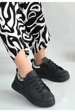 Sofio Siyah Cilt Bağcıklı Spor Ayakkabı