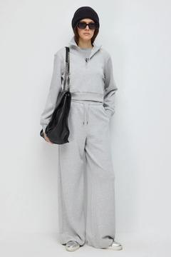 Soft Touch Kumaştan Kısa Fermuarlı Sweatshirt