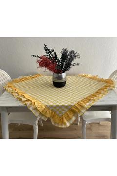 Çift Fırfırlı Pötikare Desenli Masa Örtüsü