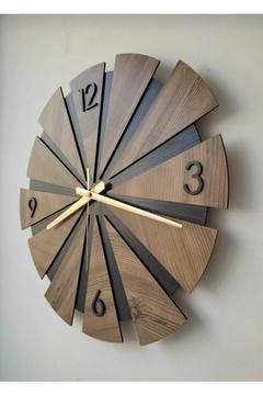 Ahşap Katmanlı Organik Duvar Saati