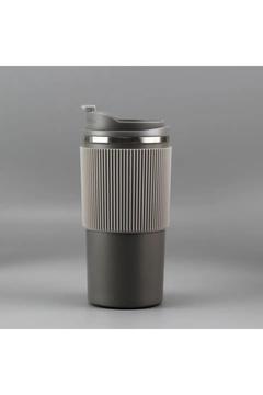 Chefstar 304 Pazlanmaz Çelik 500 ml Kaydırmaz Lastikli Termos Bardak Mug Araç Kahve Çay Thermos