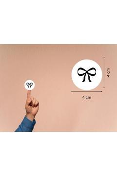 Siyah İnce Fiyonk Baskılı Etiket Yuvarlak Mat Çıkartma Bow Round Sticker 4 Cm (40 Adet)