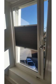 % 100 KARARTMA ANTRASİT HONEYCOMB CAM BALKON PLİSE PERDE ( İsteğe bağlı kancalı veya vidalı)