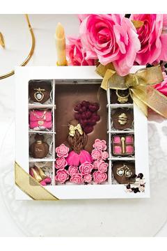 HEYDELİK BELÇİKA ÇİKOLATASI .EL YAPIMI HELAL SERIFIKASI ÖZEL TASARIM SUTLU VE ÇİLEKILI ÇİKOLATALAR