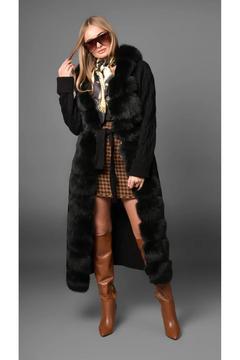 Siyah Kürklü Uzun Hırka
