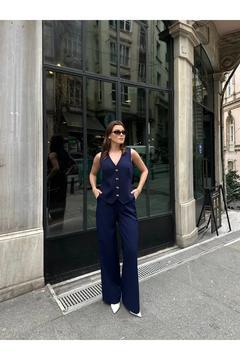 Kadın Lacivert Düğmeli Yelek & Palazzo Pantolon Takım – Ofis Şıklığı