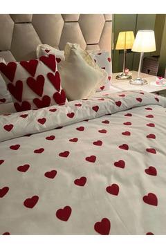 TEK KİŞİLİK NEVRESİM TAKIMI LOVE SERİSİ ( ÇARŞAFSIZ)