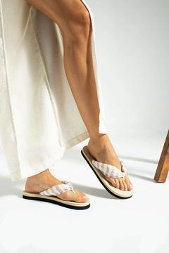 Bella Krem Şifon Puf Kumaş Parmak Arası Acıtmaz Plaj Terliği