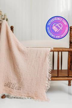 Müslin Püsküllü 4 Katlı Battaniye Pamuk Pudra 90x130 Istediğiniz Ismi Nakışla Yazıyoruz