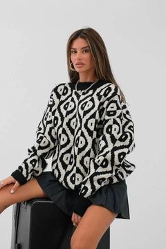 Yeni Sezon Bisiklet Yaka Nakış ve Çizgili Desen Oversize Kadın Kazak 24W16027