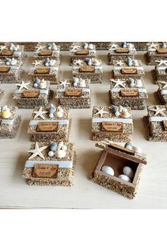 Nikah Şekeri Söz Nişan Düğün Hediyelikleri Deniz Kabuklu 3 Şekerli Ahşap Kumlu Kutu Nks-80 - 50 Adet