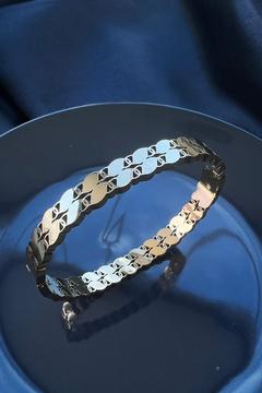 Altın Kaplama 316L Kalite Arpa Desenli Model Kararmaz Çelik Kelepçe Bileklik