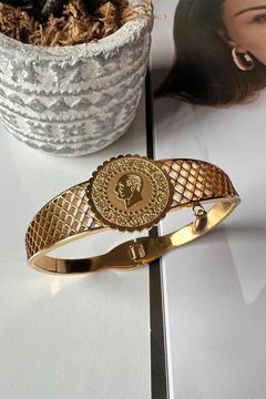 Altın Kaplama 316L Kalite Nazar Boncuklu Desenli Tuğra Detaylı Çelik Kelepçe Bileklik