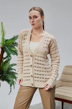 Kadın Triko Hırka Çiçek Nakışlı Delikli Standart Beden Ten Rengi