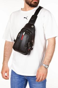 Unisex Siyah Suni Deri Kulaklık Çıkışlı Çapraz Askılı Omuz Çantası