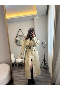 yan yırtmaç detaylı trençkot