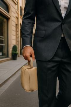 Çift Kulplu Deri Görünümlü Erkek El Çantası Krem