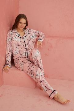 Çok Renkli Desenli Viskon  Önden Düğmeli Pijama Takım