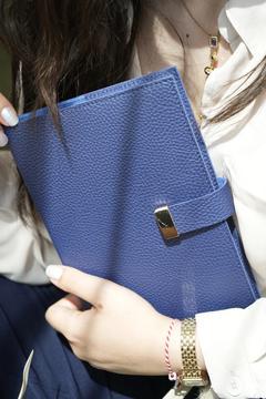 Executive Vegan Deri Defter. A5. 100 gr. 240 sayfa. Kenar Yaldızlı Lacivert