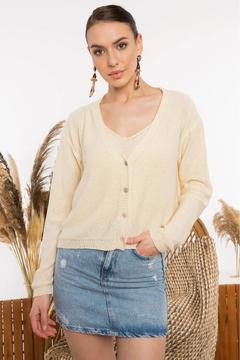 4 Düğmeli V Yaka Mevsimlik Krem Hırka