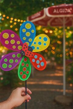 Büyük Boy Rüzgar Gülü - Uğur Böceği Temalı Rüzgar Gülü Puantiyeli ve canlı renkli Bahçe Balkon süsü