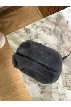 Grey Peluş Makyaj Çantası / Gri peluş makyaj çantası (20*10)