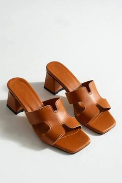 Taba Kadın Terlik Kalın Topuklu Ayakkabı