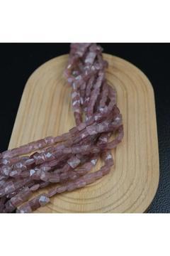 Doğal Çilek Kuvars Taşı Kare Kesim Çilek Kuvars 10 mm Fasetli Doğaltaş (1 Dizi - 40 Adet )