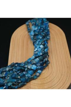 Doğal Apatit Taşı Kare Kesim Apatit 10 mm Fasetli Doğaltaş (1 Dizi - 39 Adet )