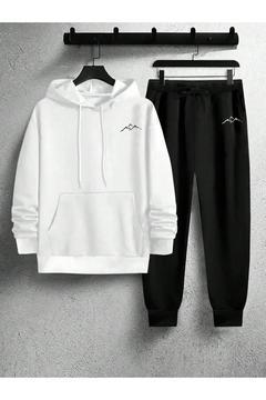 hila moda 3 iplikli beyaz kapüşonlu sweatshirt ve siyah pantolonlu büyük beden baskılı set