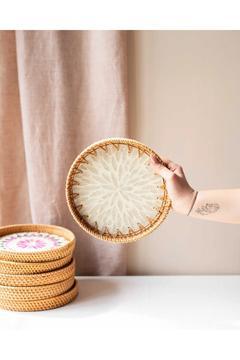 EL YAPIMI RATTAN SEDEFLİ TEPSİ 22CM